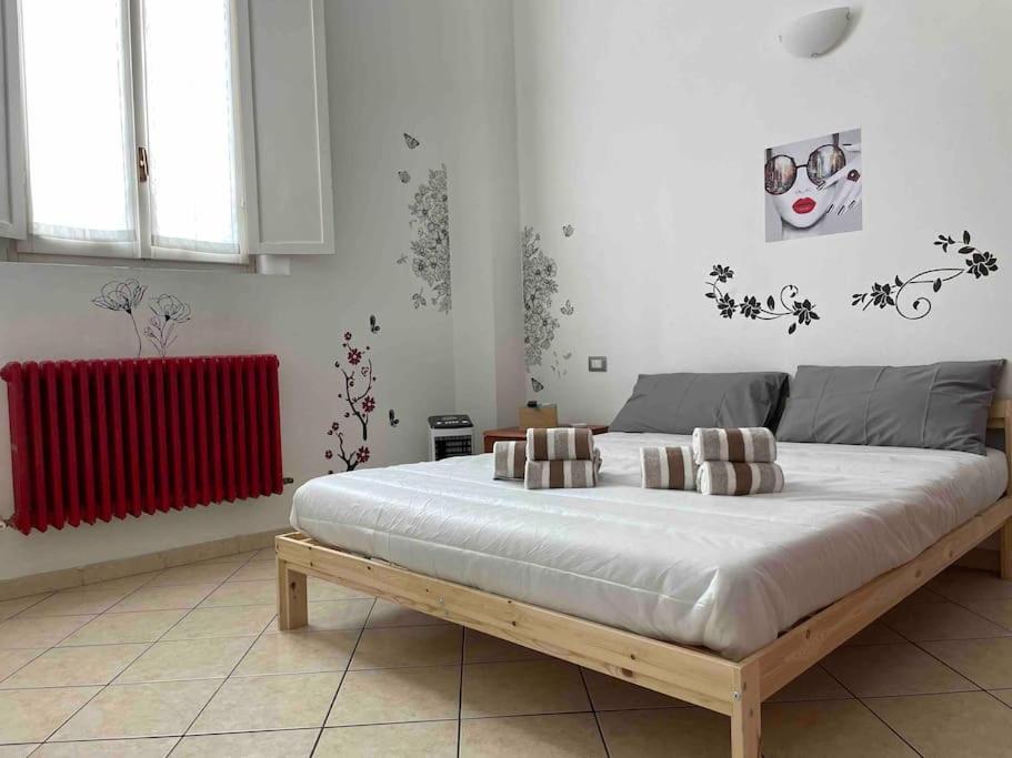 Minimal Loft In Centro A Piacenza Leilighet Eksteriør bilde